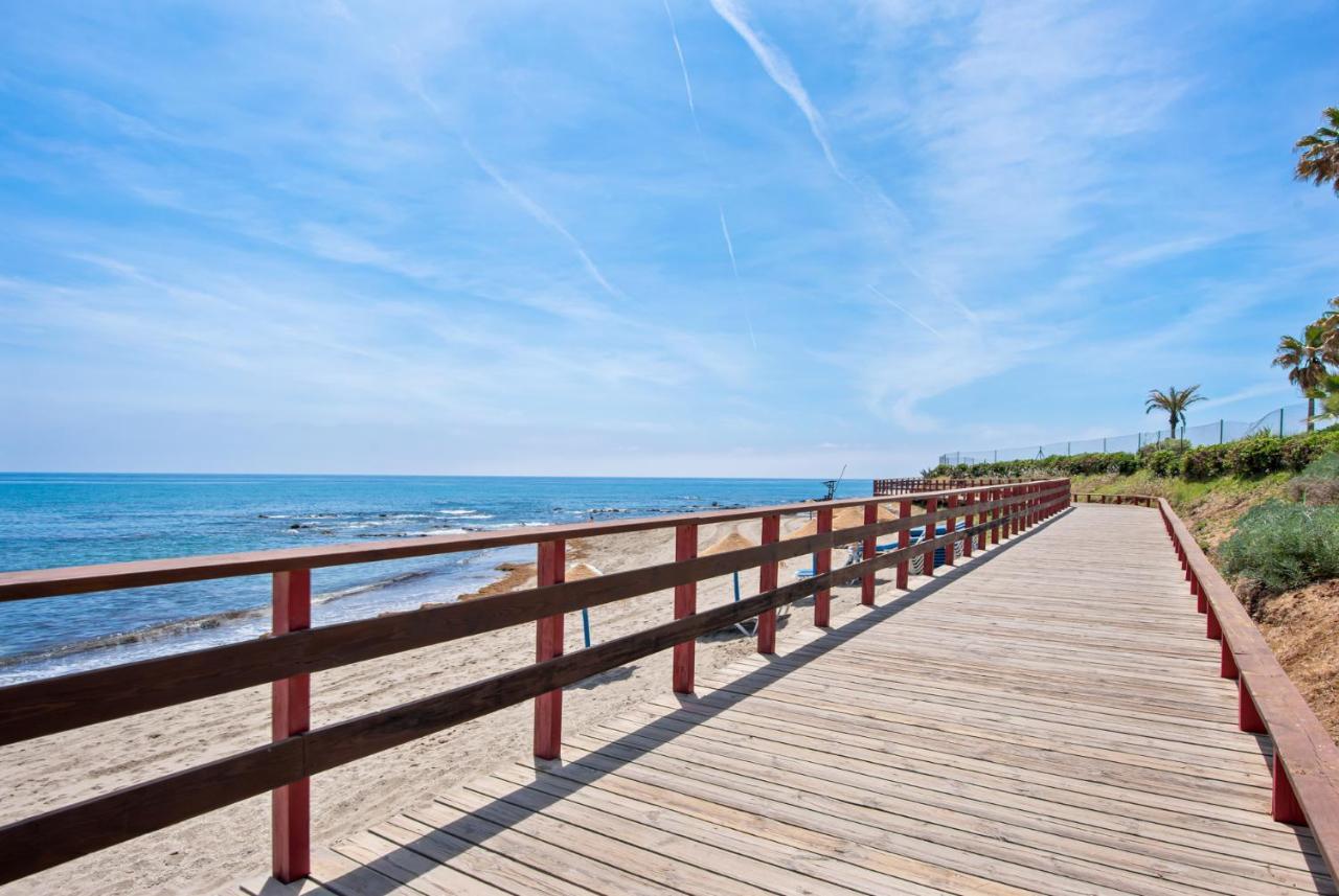 Frontline Beach Apartment Miraflores Sitio de Calahonda 外观 照片