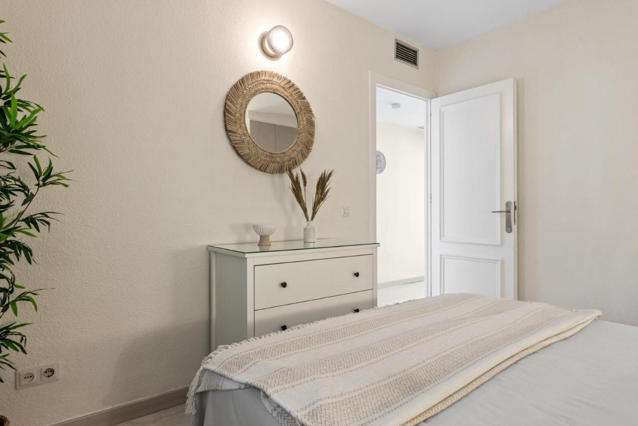 Frontline Beach Apartment Miraflores Sitio de Calahonda 外观 照片